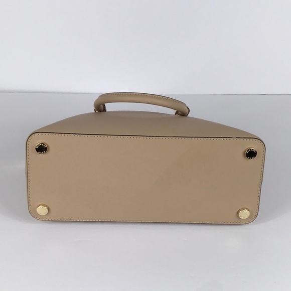 Michael a Kors Emmy a Oyster Lg Dome Satchel - Picture 4 of 6